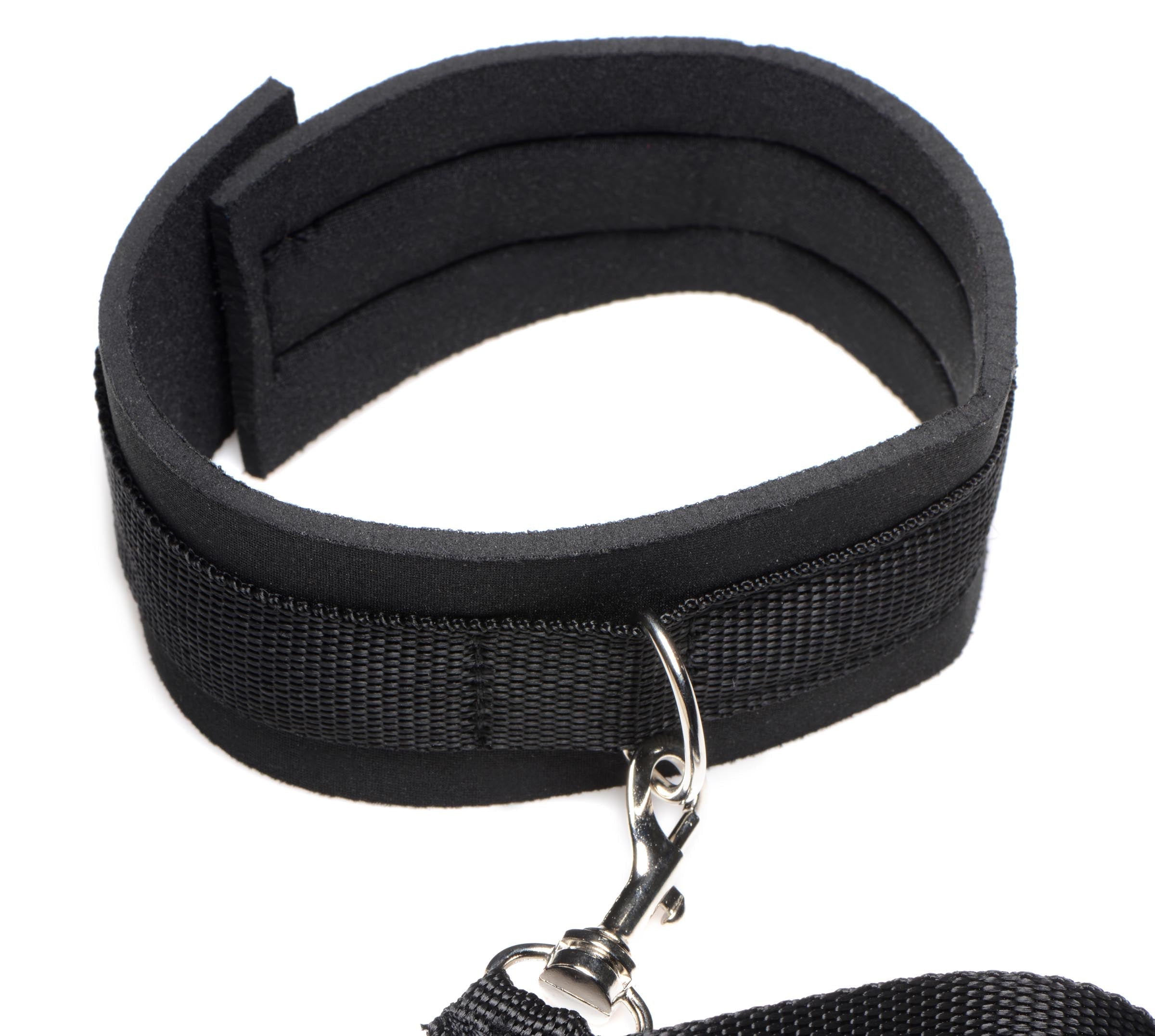 Durable black leash and collar set for dogs